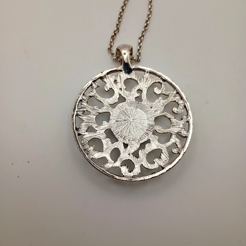 Etienne Aigner Silver-Tone Filigree Round Semi-Precious Pendant Necklace w/ Box‎ - Picture 8 of 14